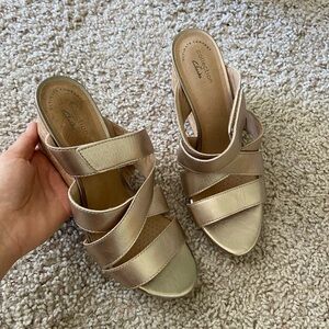 Clarks wedges size 9 Ultimate Comfort Collection